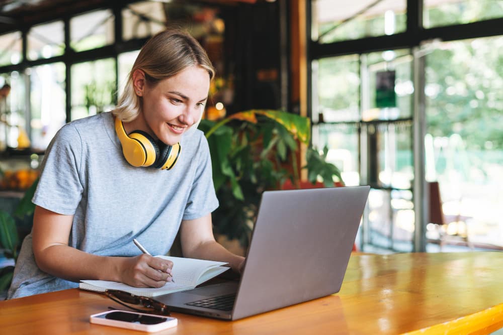 How to Stay Motivated When Studying Online: Tips That Actually Work